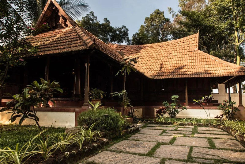 Nallamuttam Tharavadu